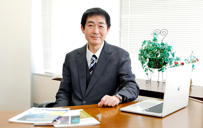 大学院情報科学院／研究院長 教授 近野　敦