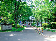 photo: Entrance /School of Engineering